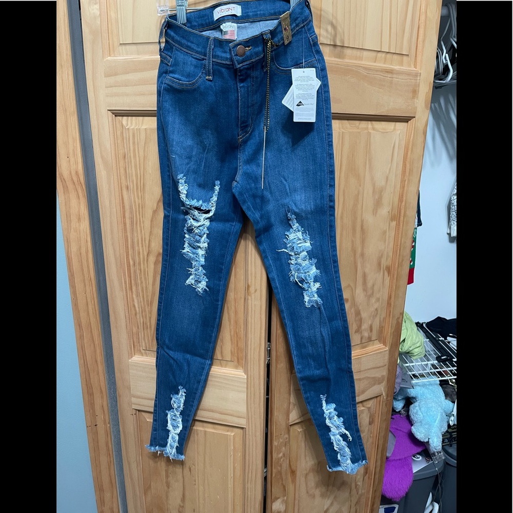 Highwaisted distressed jeans
